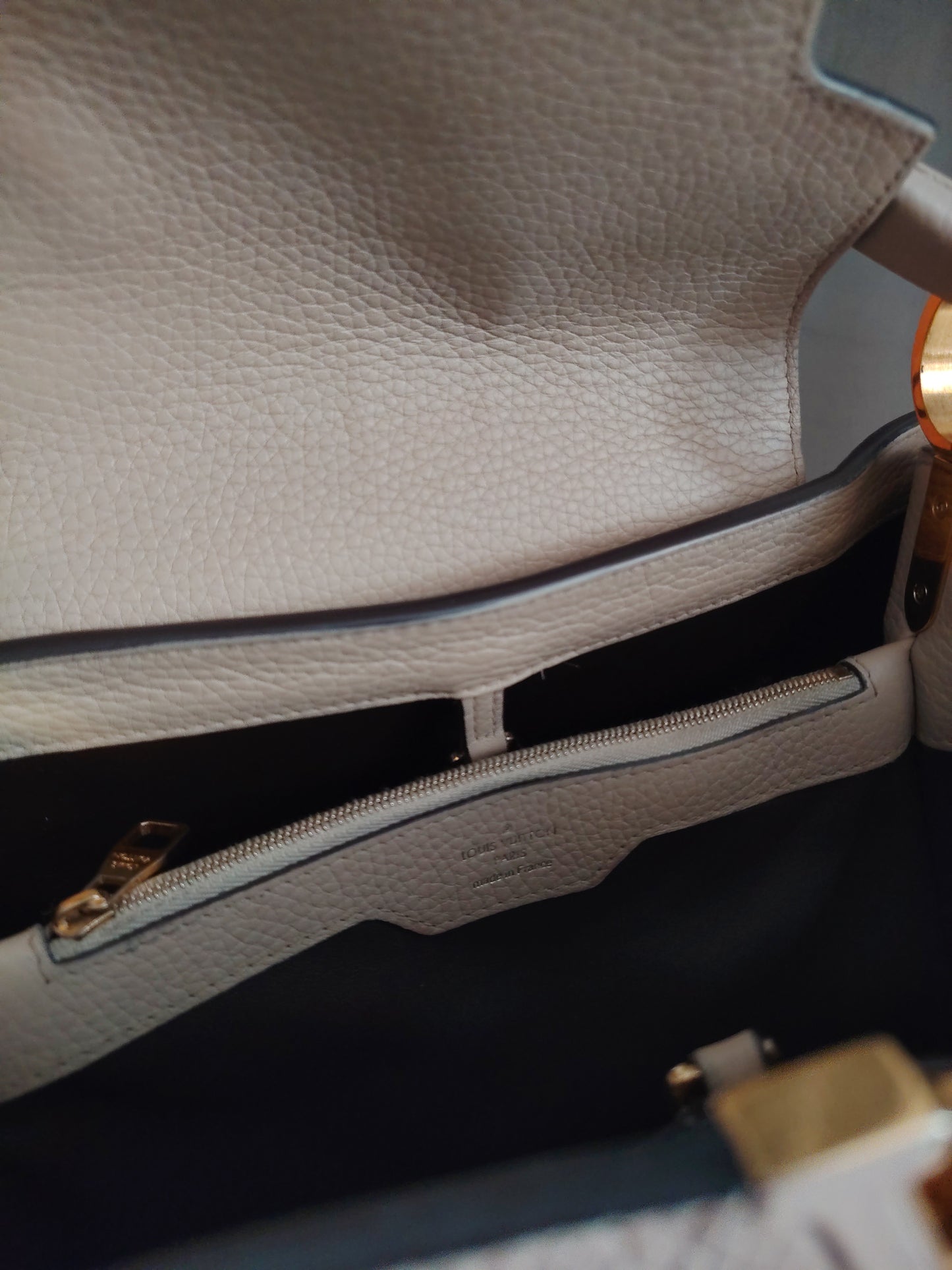 M24745 | Louis Vuitton Capucines MM