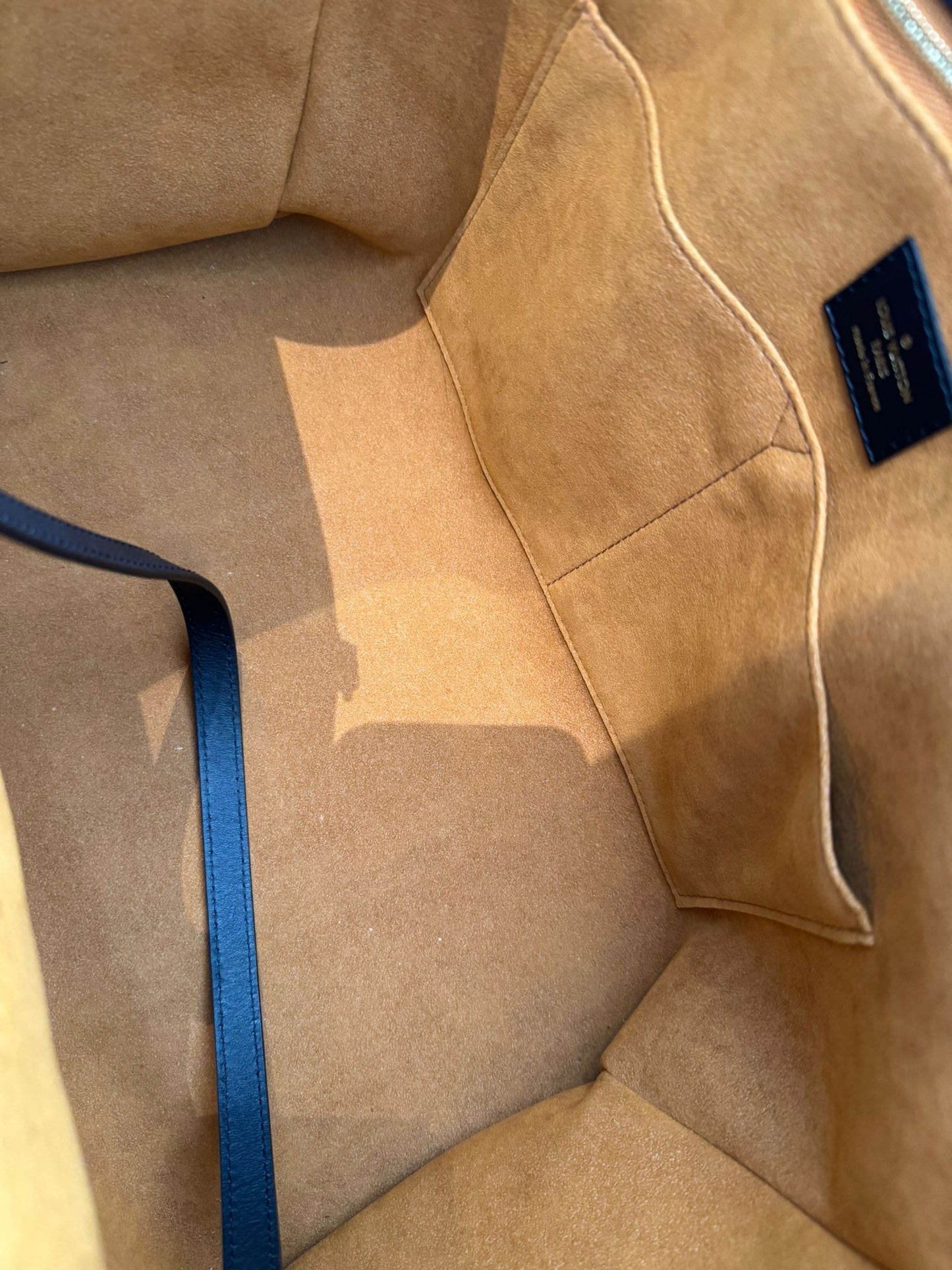 Louis Vuitton OnTheGo MM