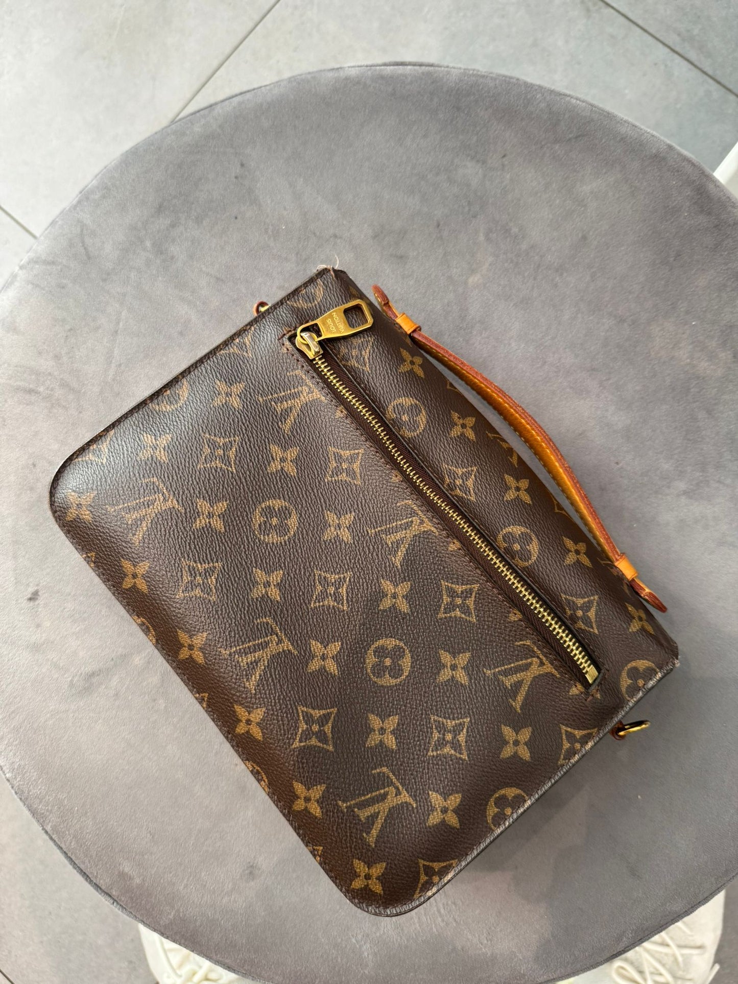Louis Vuitton Metis Damentasche
