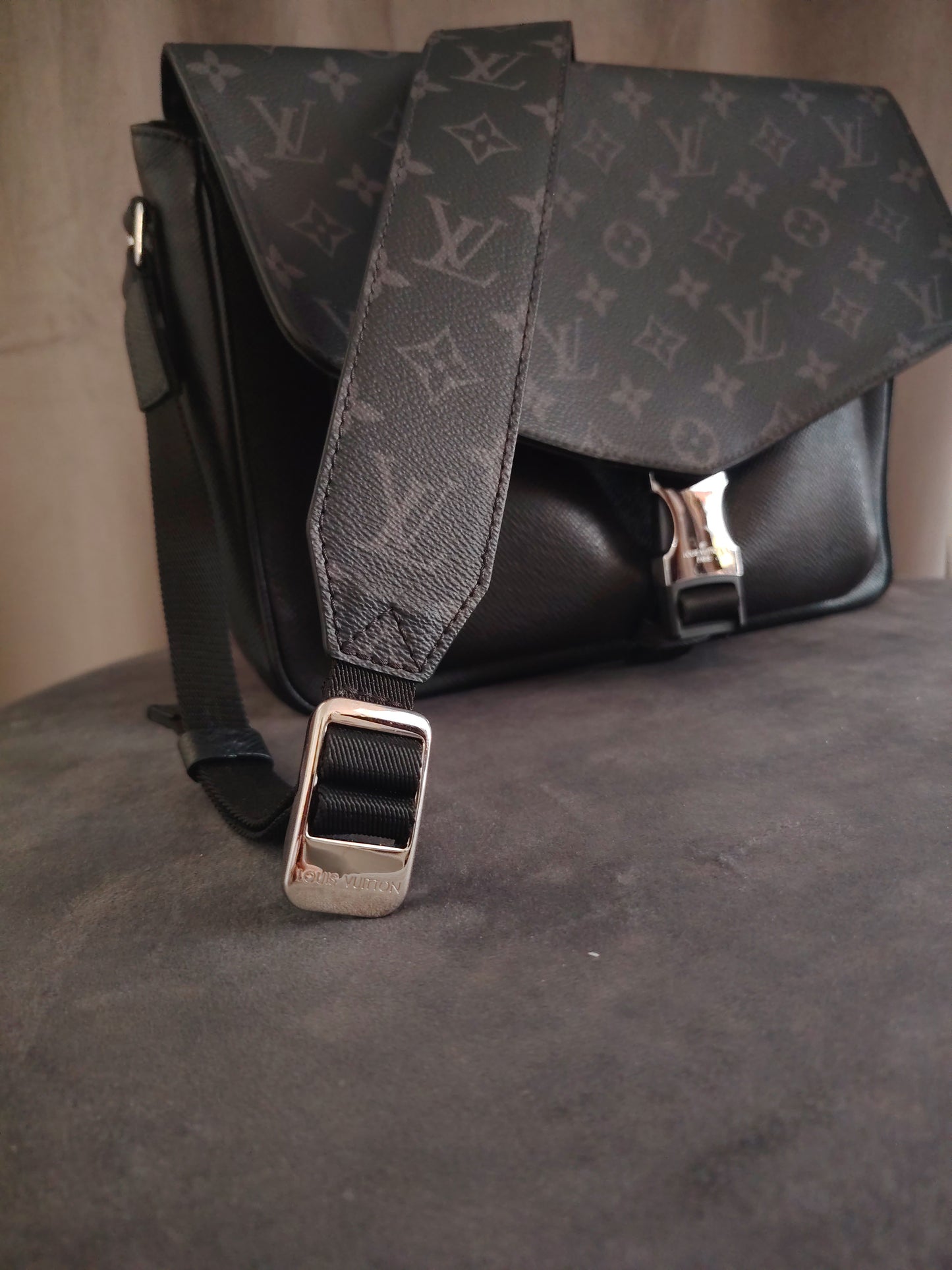 Louis Vuitton Messenger Taigarama