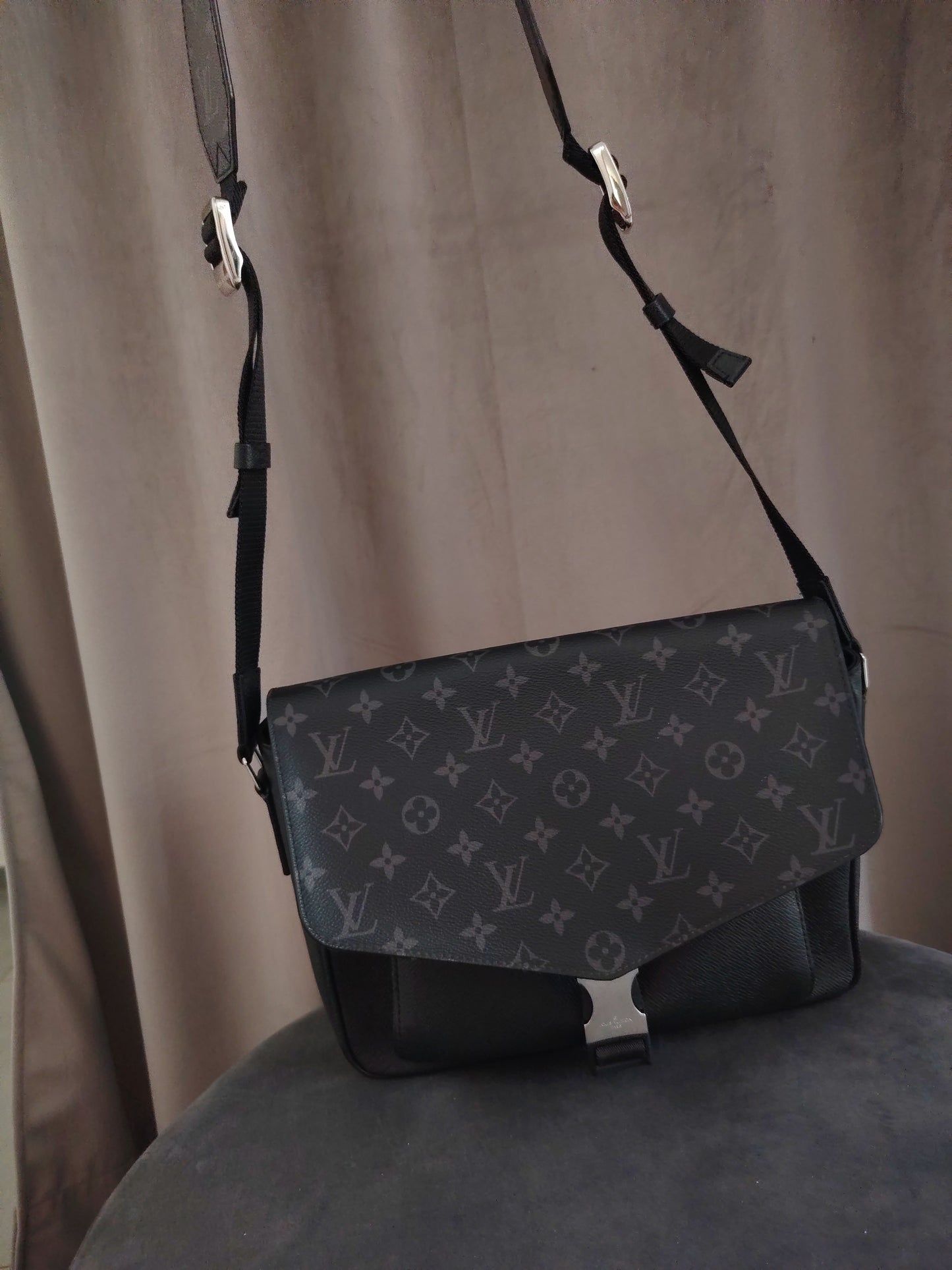 Louis Vuitton Messenger Taigarama