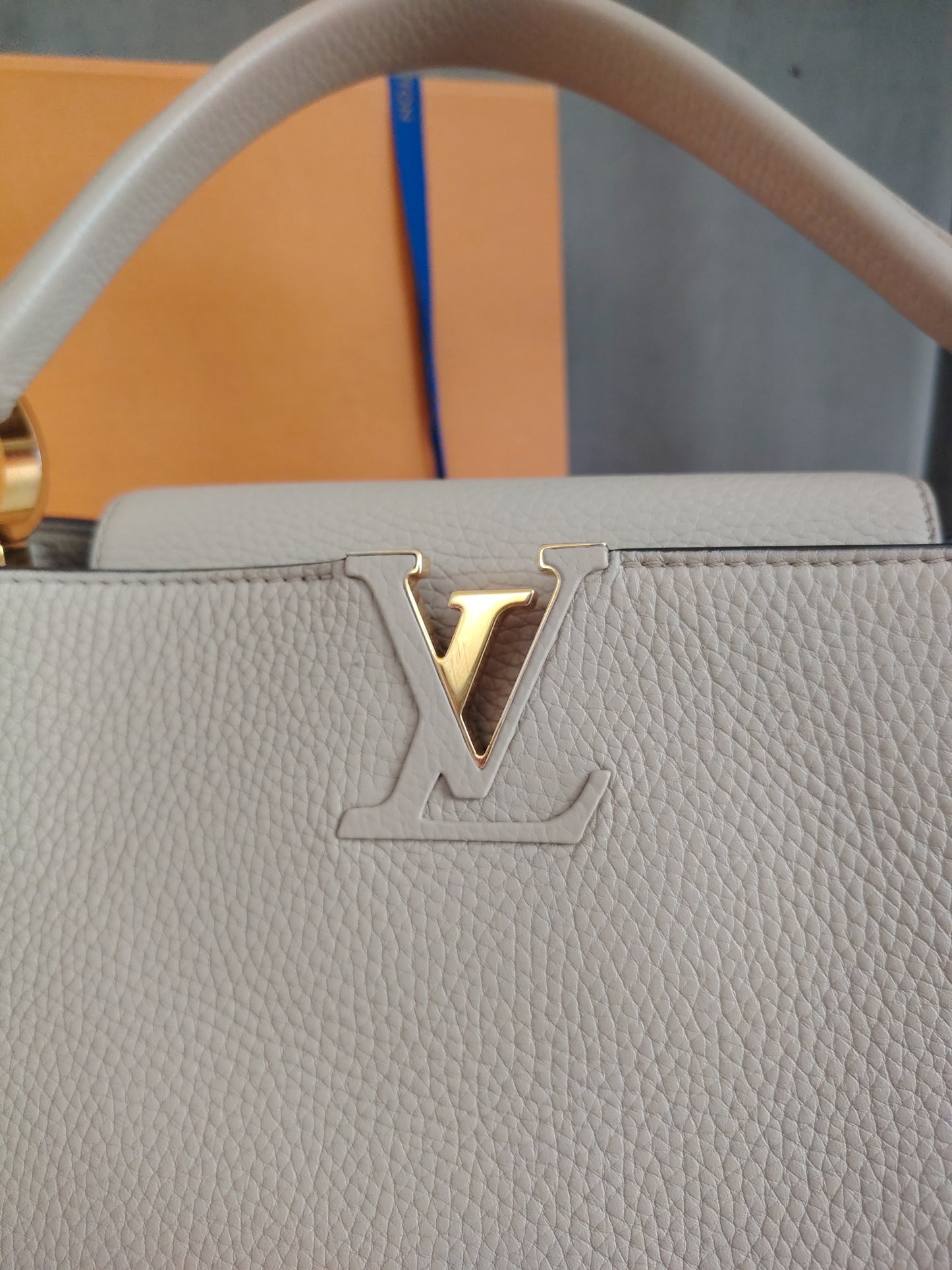 M24745 | Louis Vuitton Capucines MM