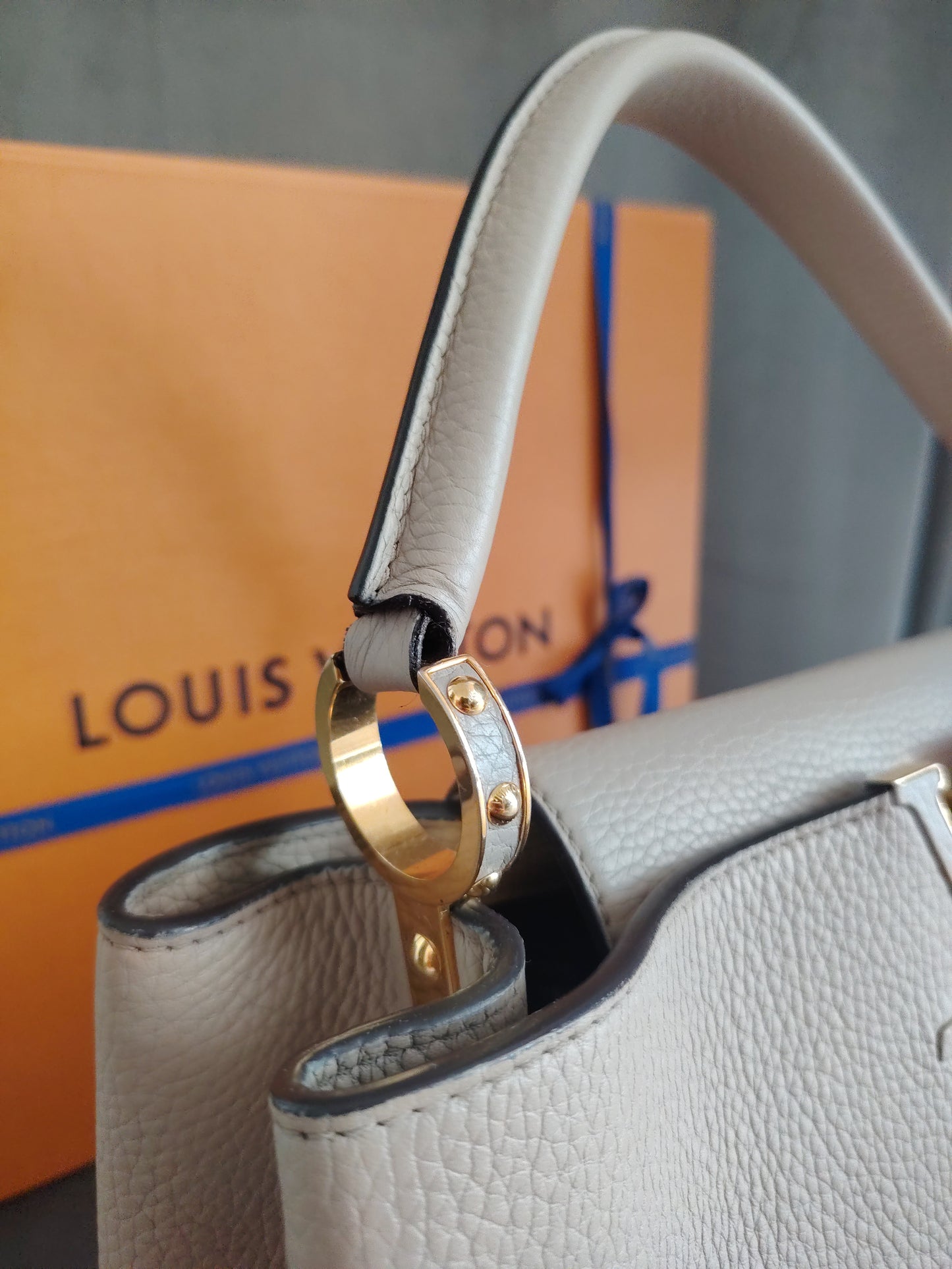 M24745 | Louis Vuitton Capucines MM