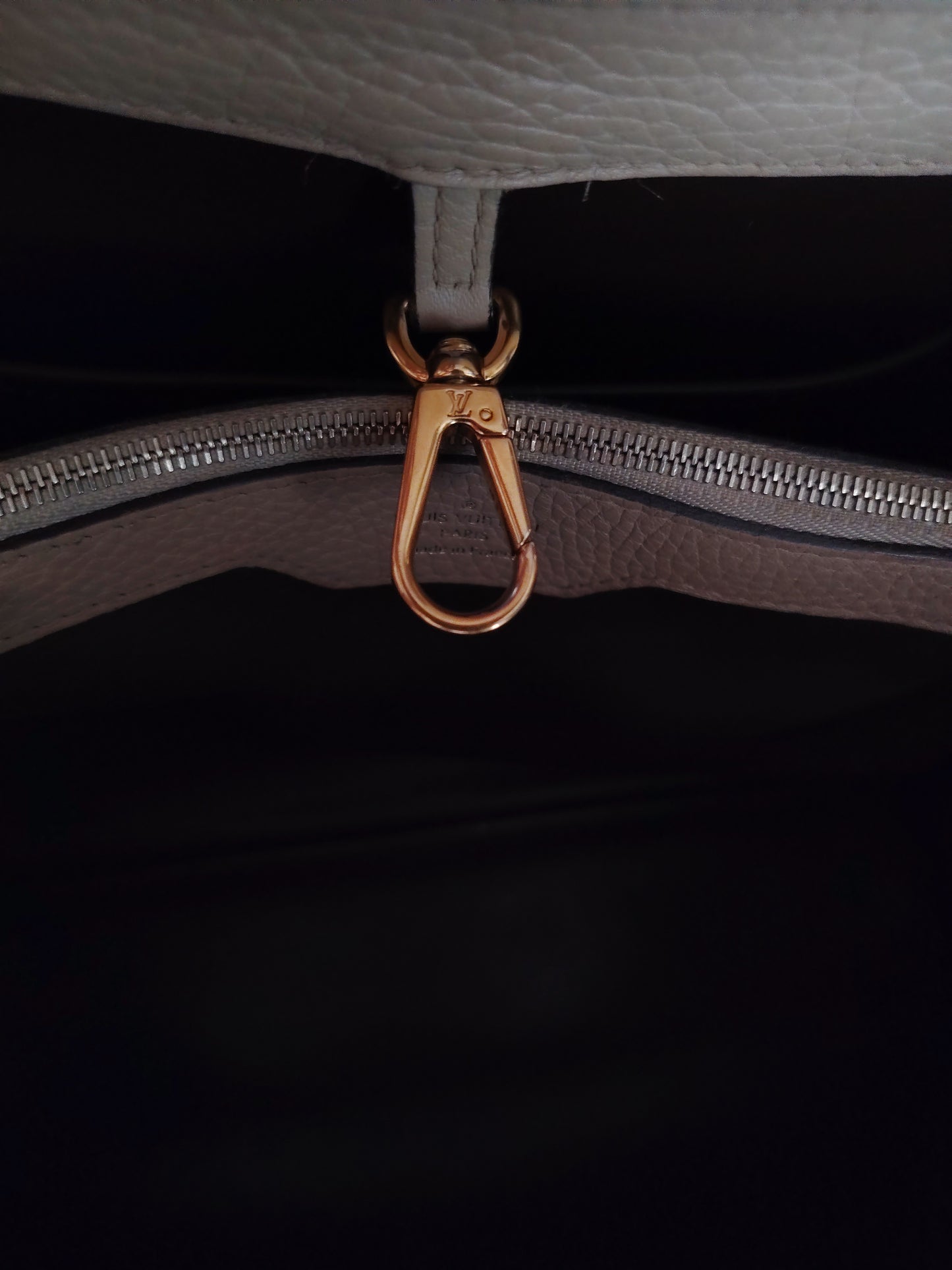 M24745 | Louis Vuitton Capucines MM
