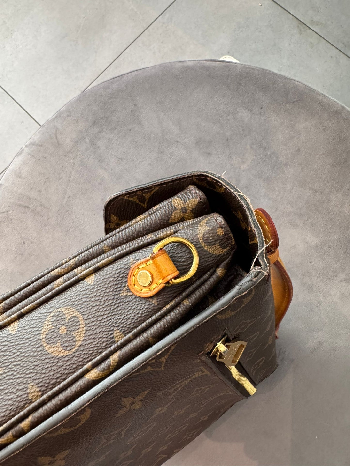 Louis Vuitton Metis Damentasche